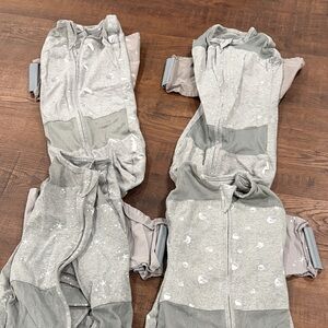 Snoo Gray Star & Moon Zip Sleep Sack (4, size small)